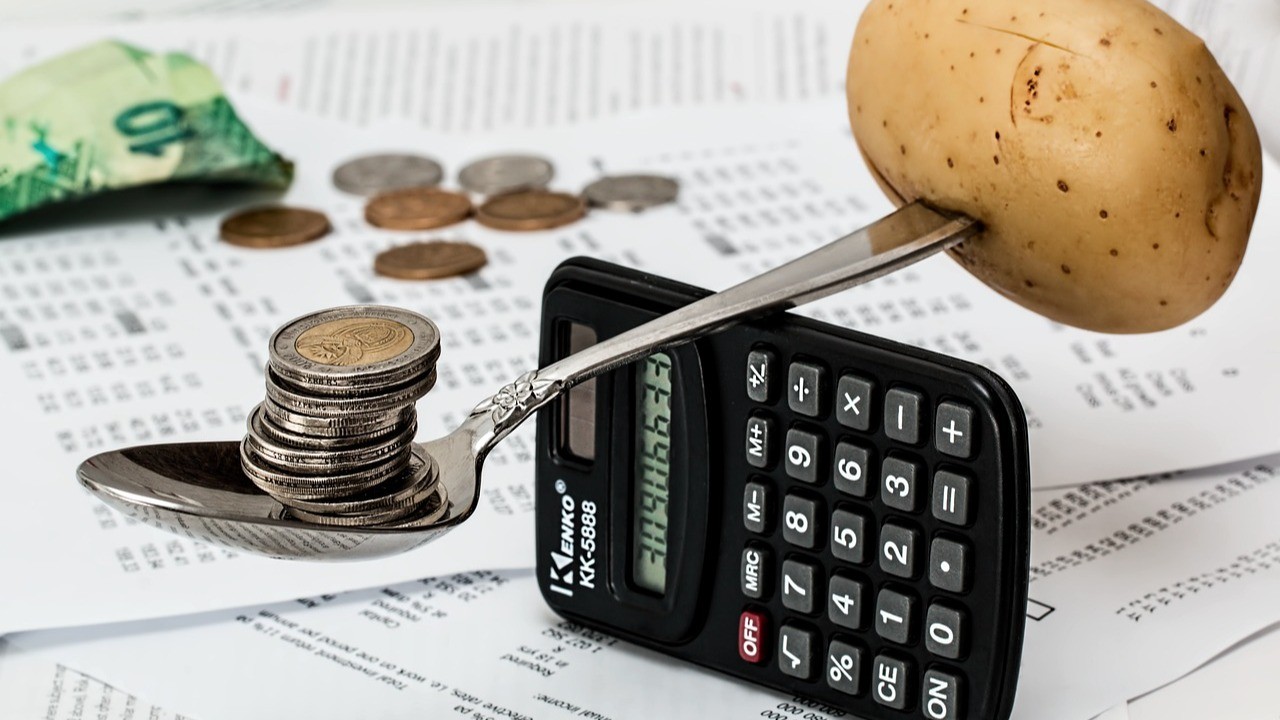 How to Stop Running Out of Money Before Payday Without Drastic Budget Cuts