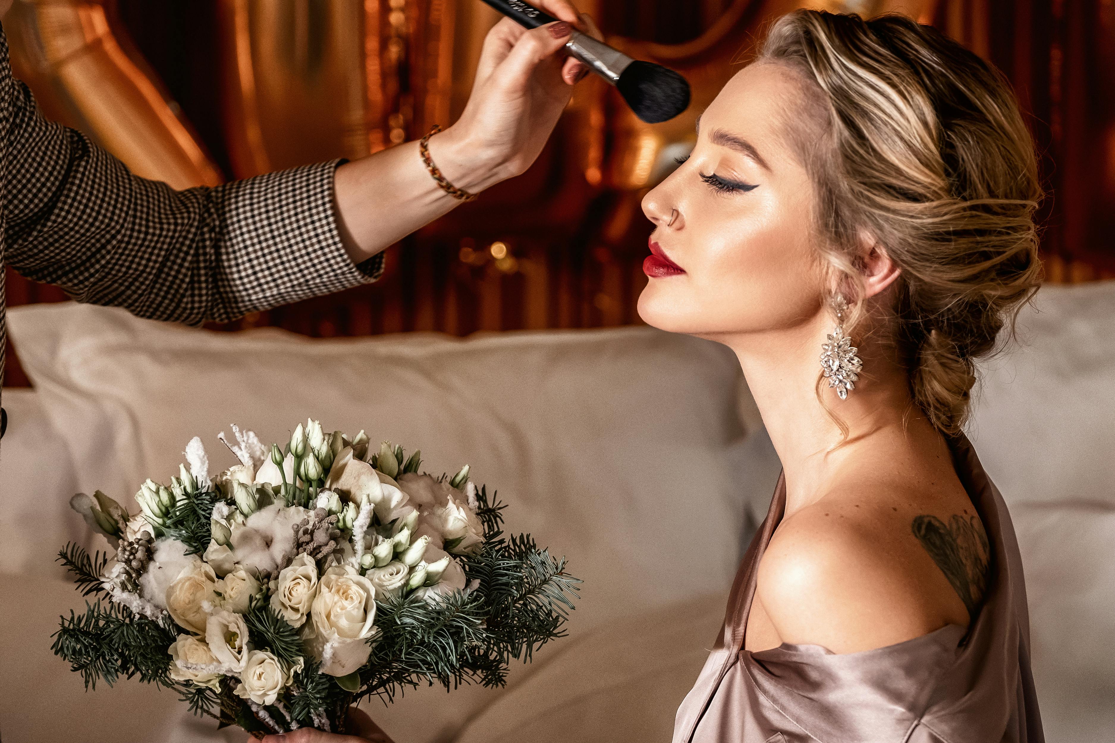 Prenota il tuo trucco personalizzato con un’esperta beauty consultant